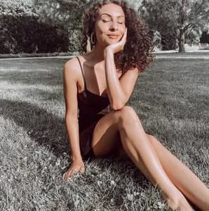 Meet your Posher, Izabella